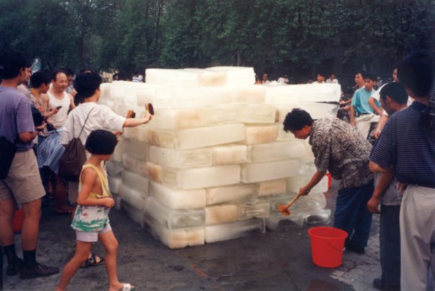 Washing River, 1995, performance, Funan River, Chengdu, China, by Yin Xiuzhen 